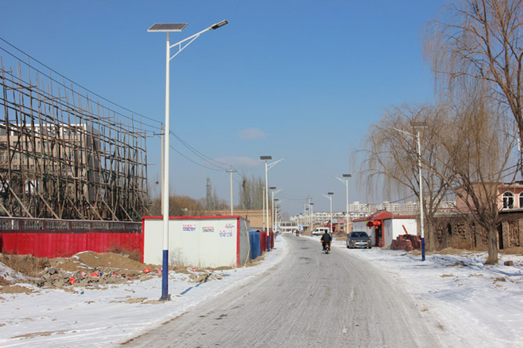 內蒙呼市某村太陽能路燈